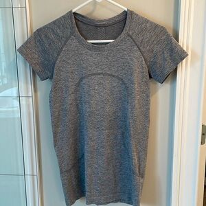 Lululemon swiftly top